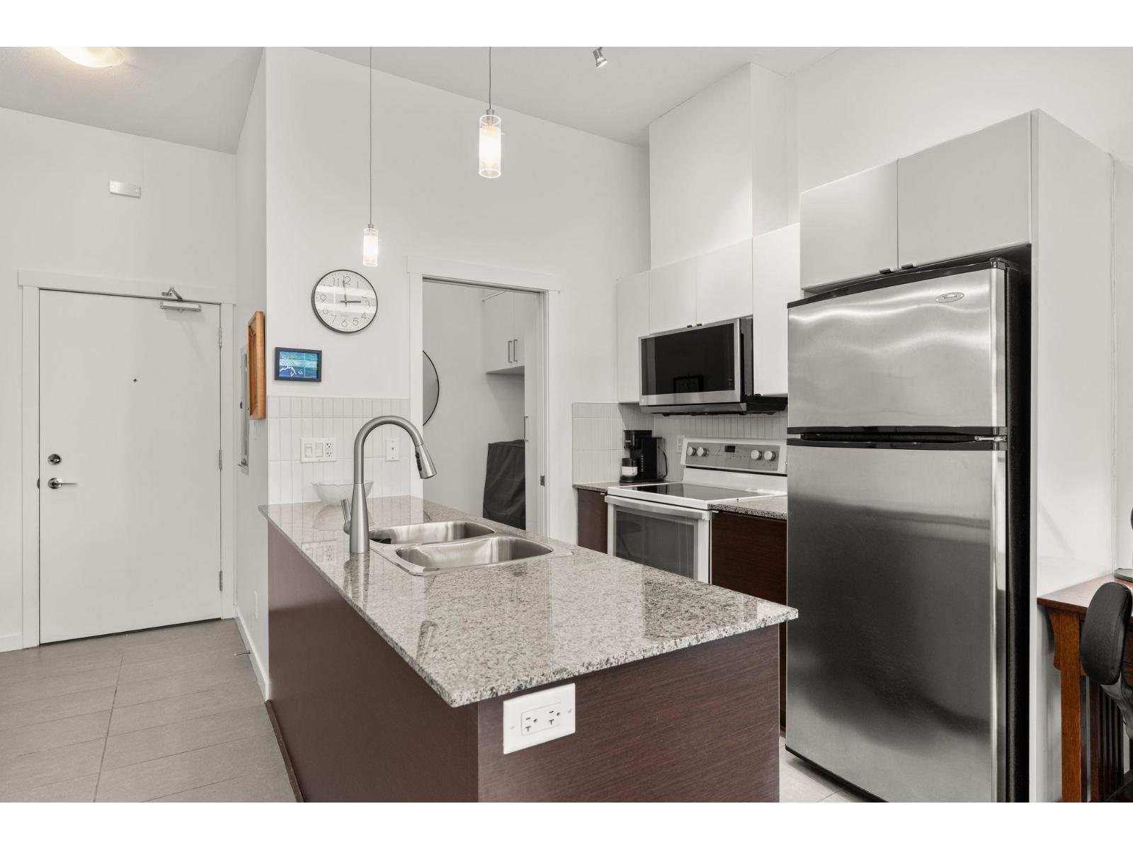 524 13733 107a Avenue, Surrey, British Columbia  V3T 0B7 - Photo 5 - R3056352