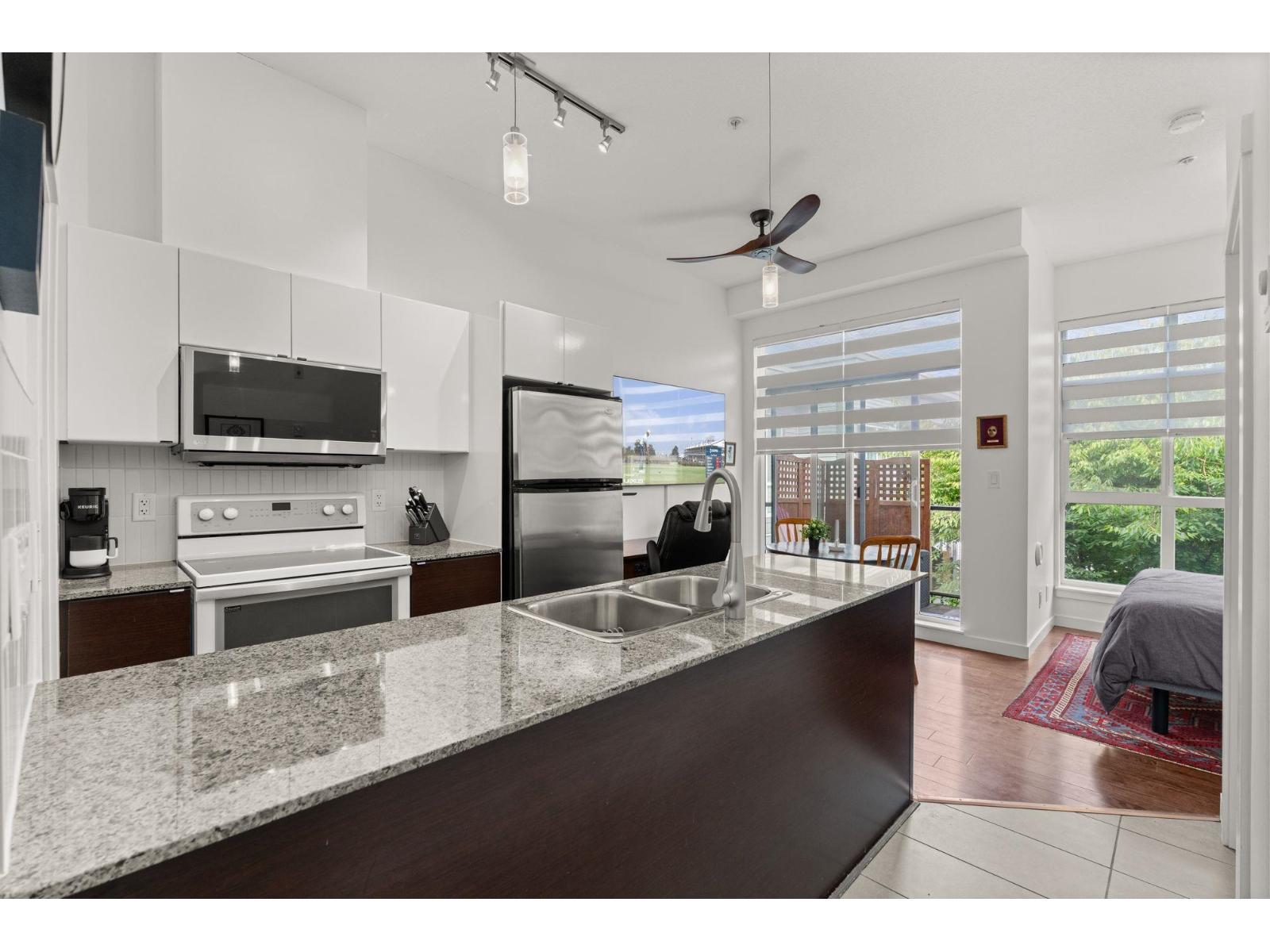 524 13733 107a Avenue, Surrey, British Columbia  V3T 0B7 - Photo 6 - R3056352