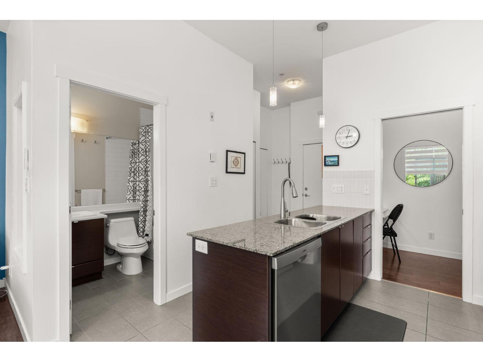 524 13733 107a Avenue, Surrey, British Columbia  V3T 0B7 - Photo 7 - R3056352