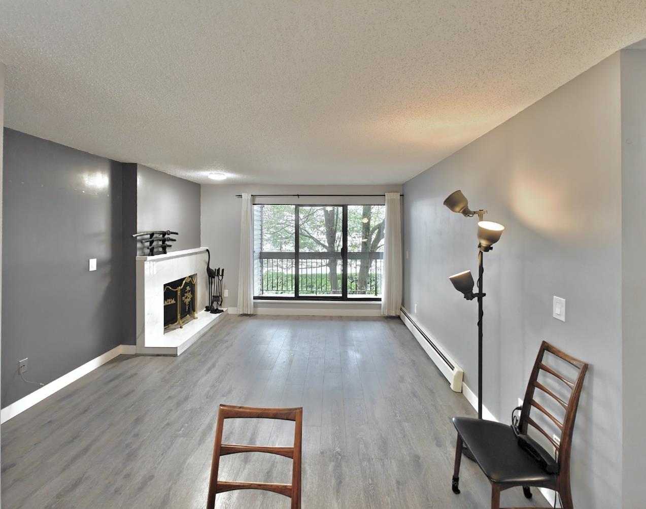 201 13316 Old Yale Road, Surrey, British Columbia  V3T 5J5 - Photo 2 - R3056630