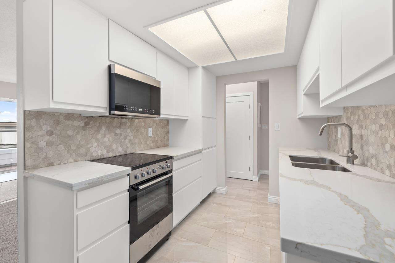 302 15010 Roper Avenue, White Rock, British Columbia  V4B 5A9 - Photo 10 - R3056981