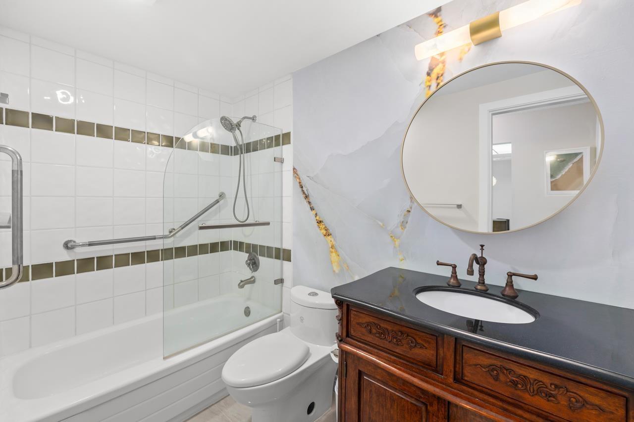 302 15010 Roper Avenue, White Rock, British Columbia  V4B 5A9 - Photo 12 - R3056981