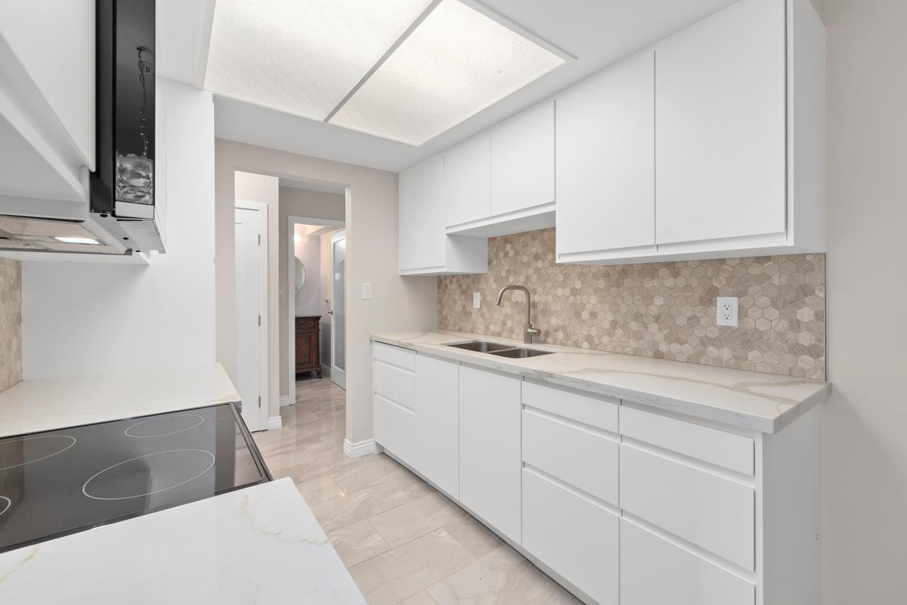 302 15010 Roper Avenue, White Rock, British Columbia  V4B 5A9 - Photo 22 - R3056981