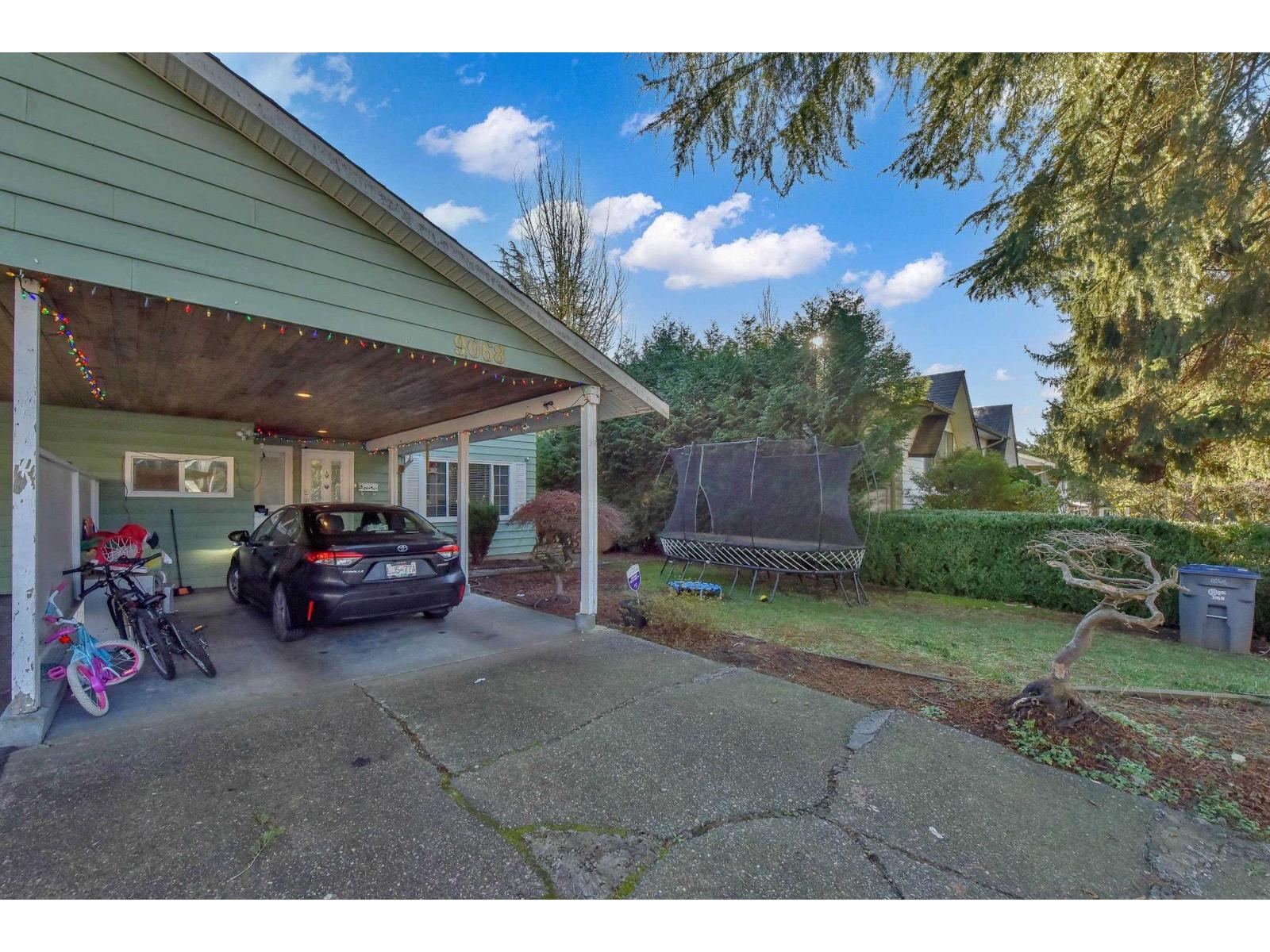 9068 146a Street, Surrey, British Columbia  V3R 6X7 - Photo 6 - R3056589