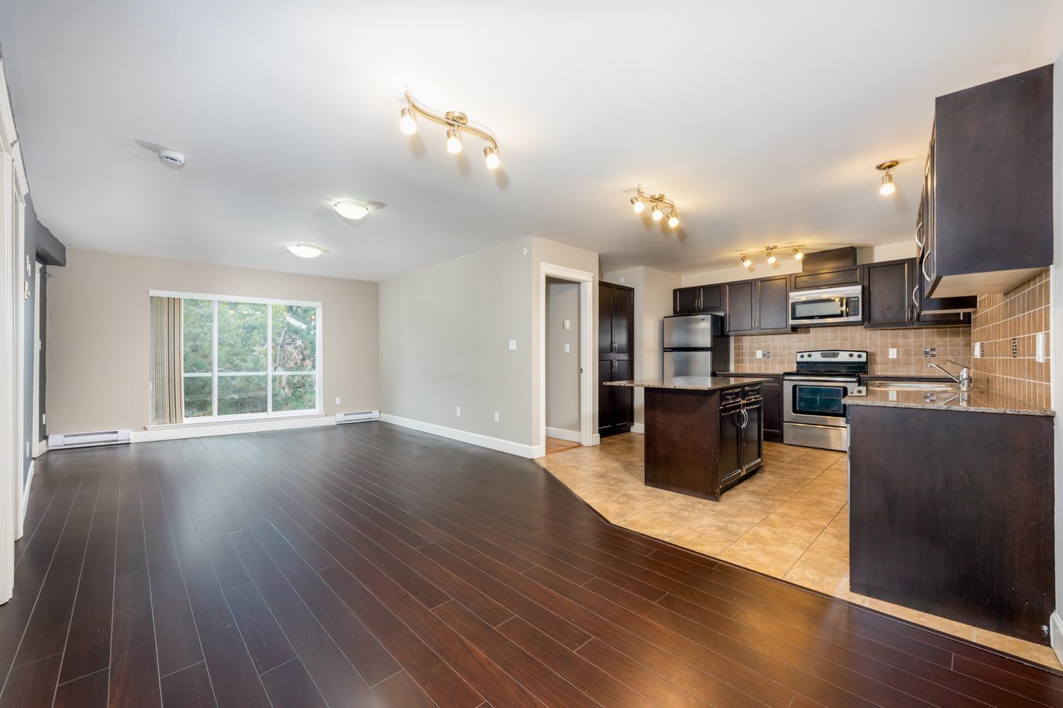 311 12088 75a Avenue, Surrey, British Columbia  V3W 1Y4 - Photo 1 - R3056539