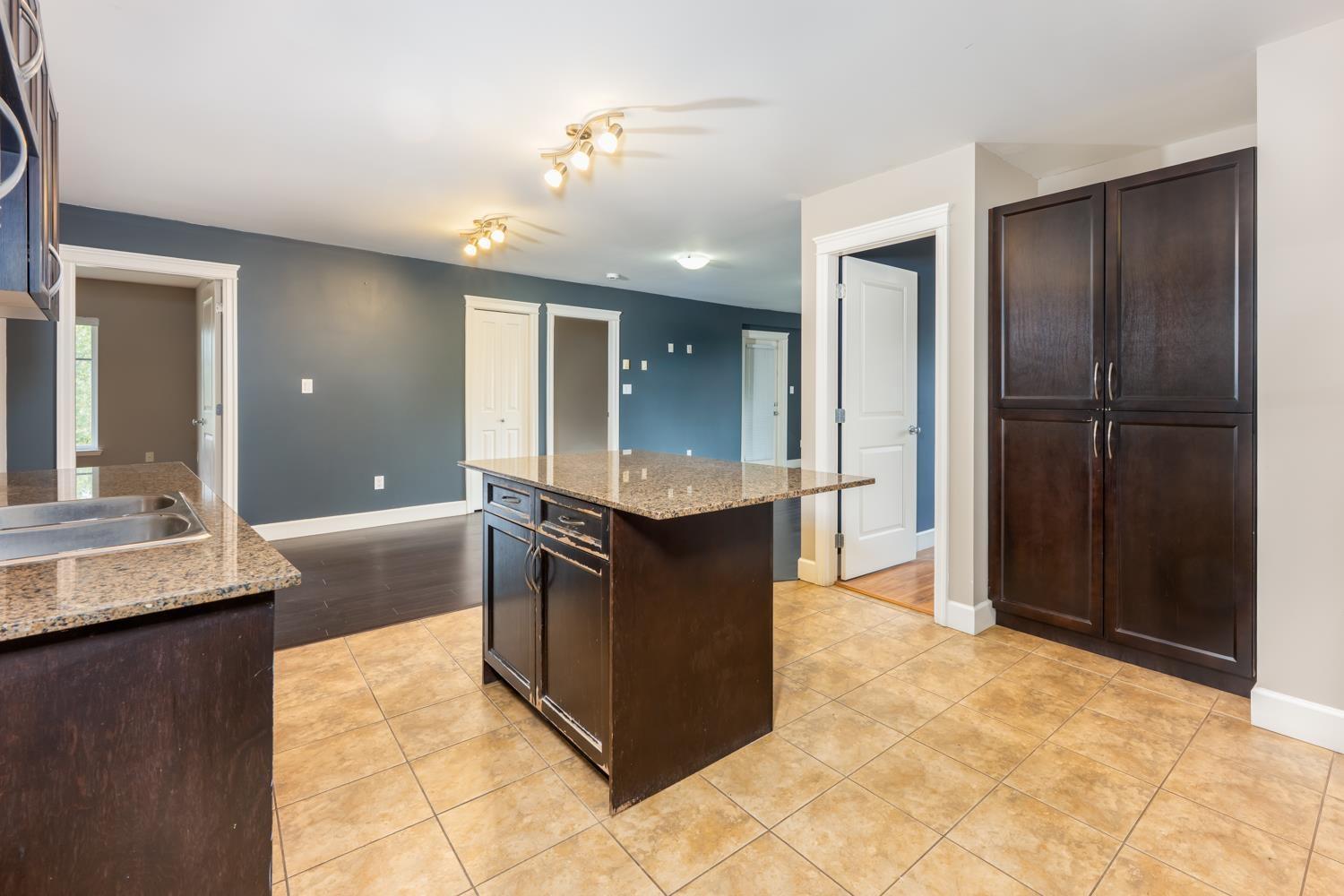 311 12088 75a Avenue, Surrey, British Columbia  V3W 1Y4 - Photo 5 - R3056539