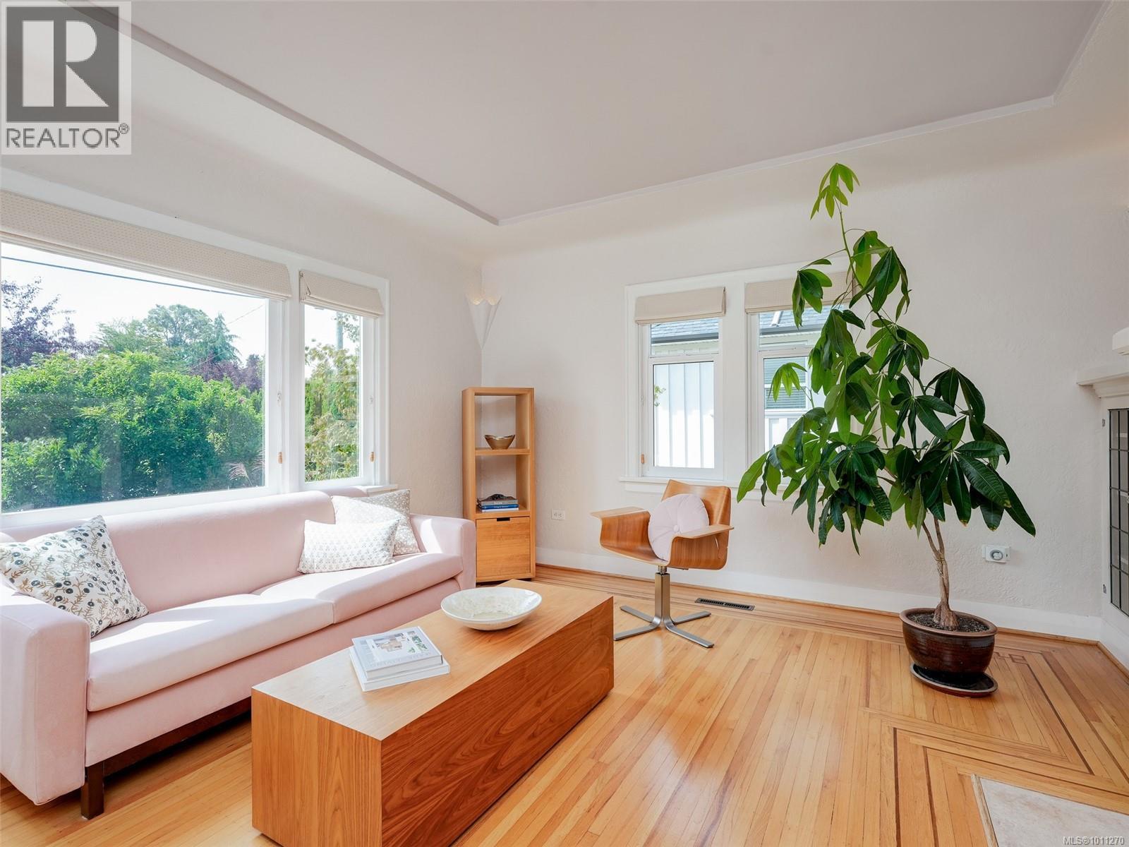 2526 Dalhousie St, Oak Bay, British Columbia  V8R 2H7 - Photo 3 - 1011270