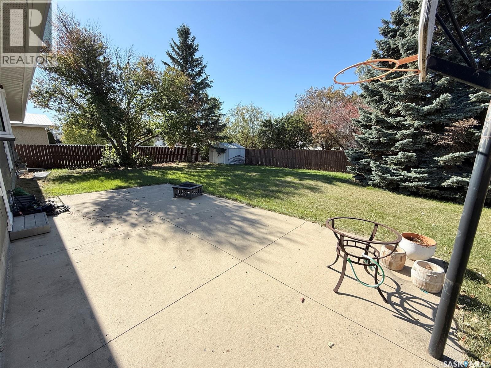 225 18th Street, Weyburn, Saskatchewan  S4H 3A8 - Photo 26 - SK020510