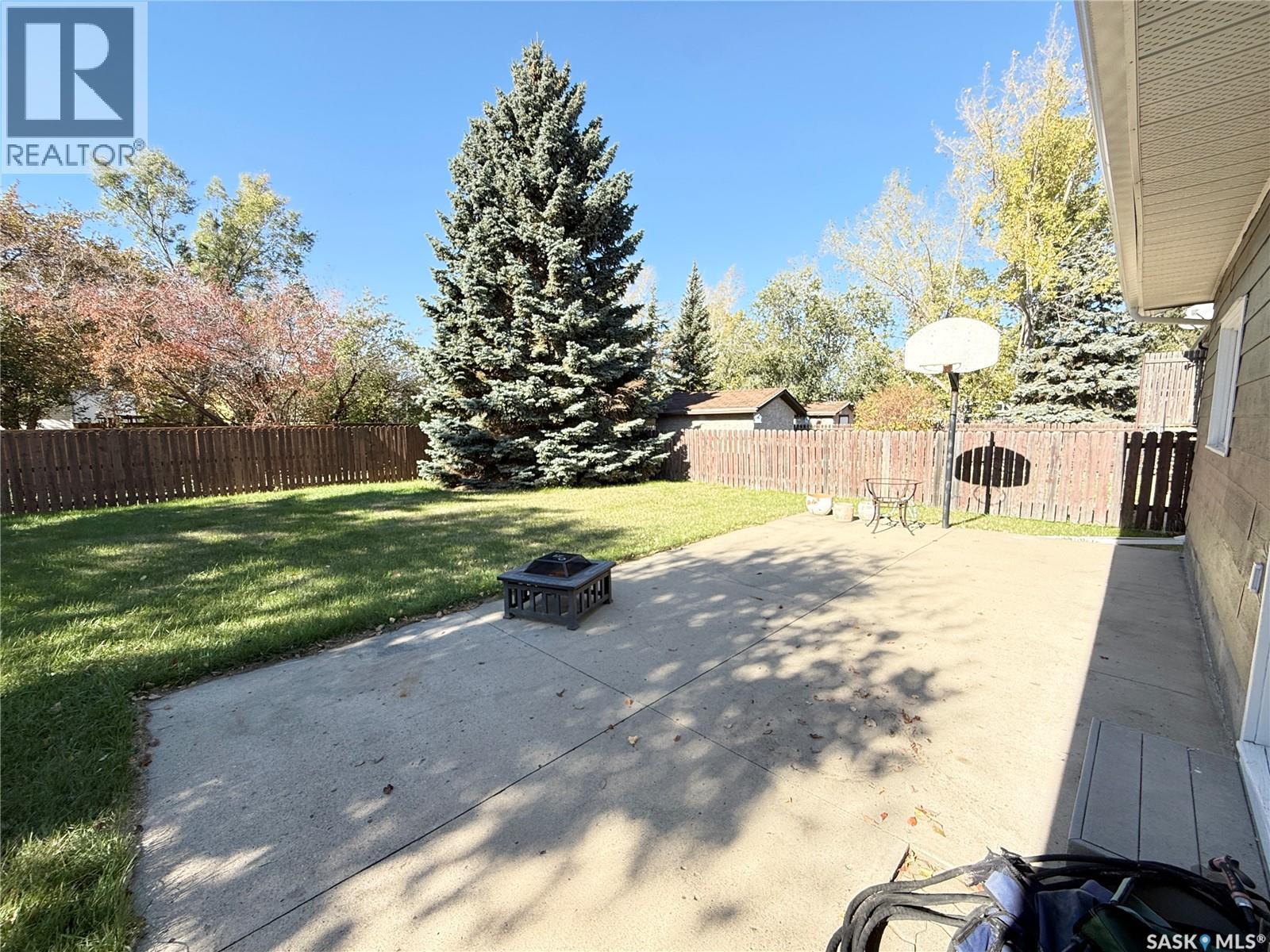225 18th Street, Weyburn, Saskatchewan  S4H 3A8 - Photo 29 - SK020510