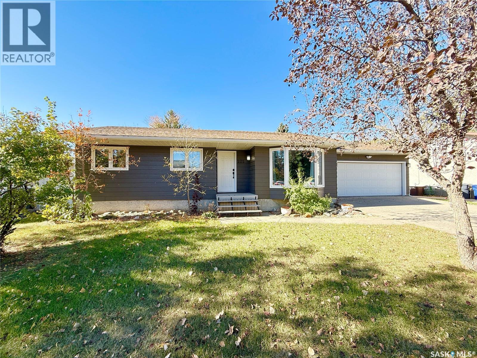 225 18th Street, Weyburn, Saskatchewan  S4H 3A8 - Photo 30 - SK020510