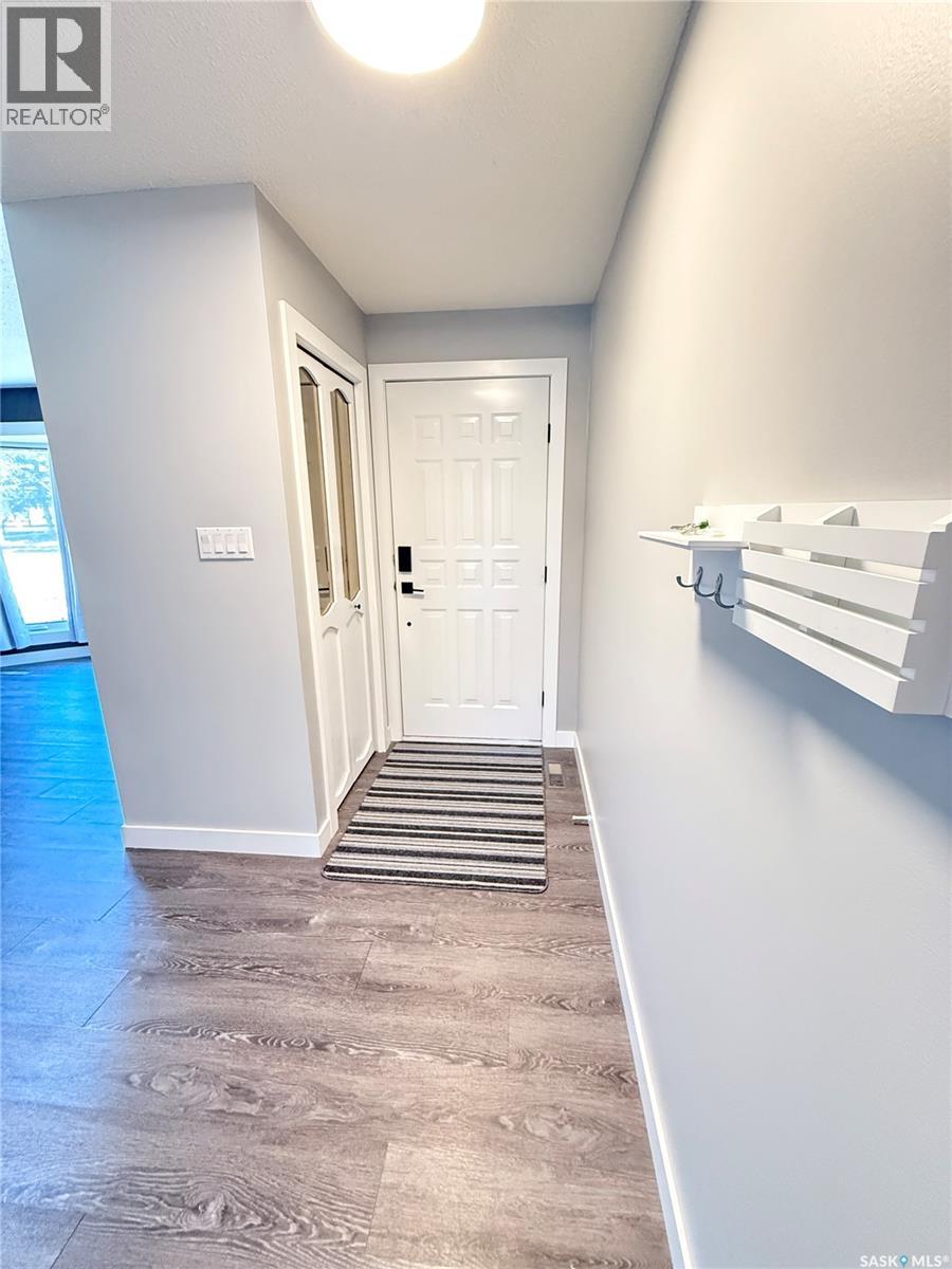 225 18th Street, Weyburn, Saskatchewan  S4H 3A8 - Photo 5 - SK020510
