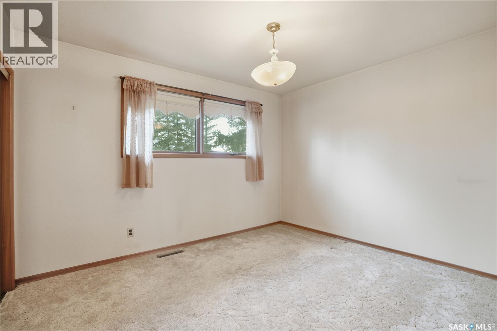 5 Hamilton Place, Saskatoon, Saskatchewan  S7L 3N3 - Photo 14 - SK020509