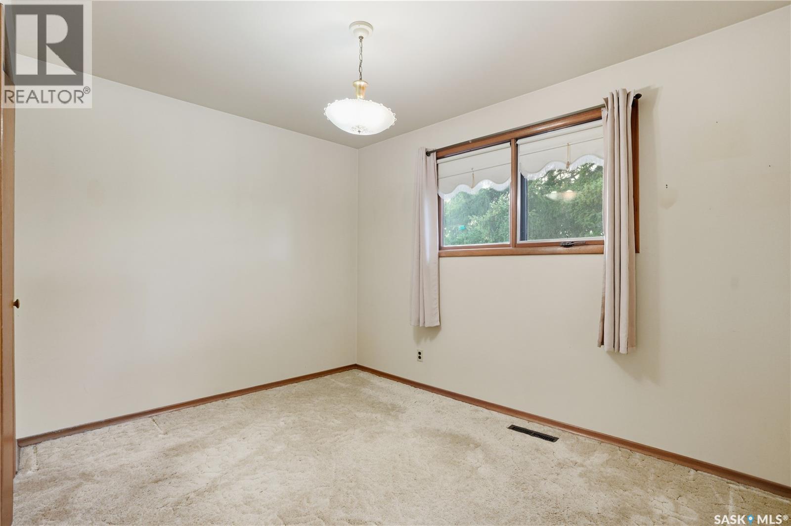 5 Hamilton Place, Saskatoon, Saskatchewan  S7L 3N3 - Photo 18 - SK020509