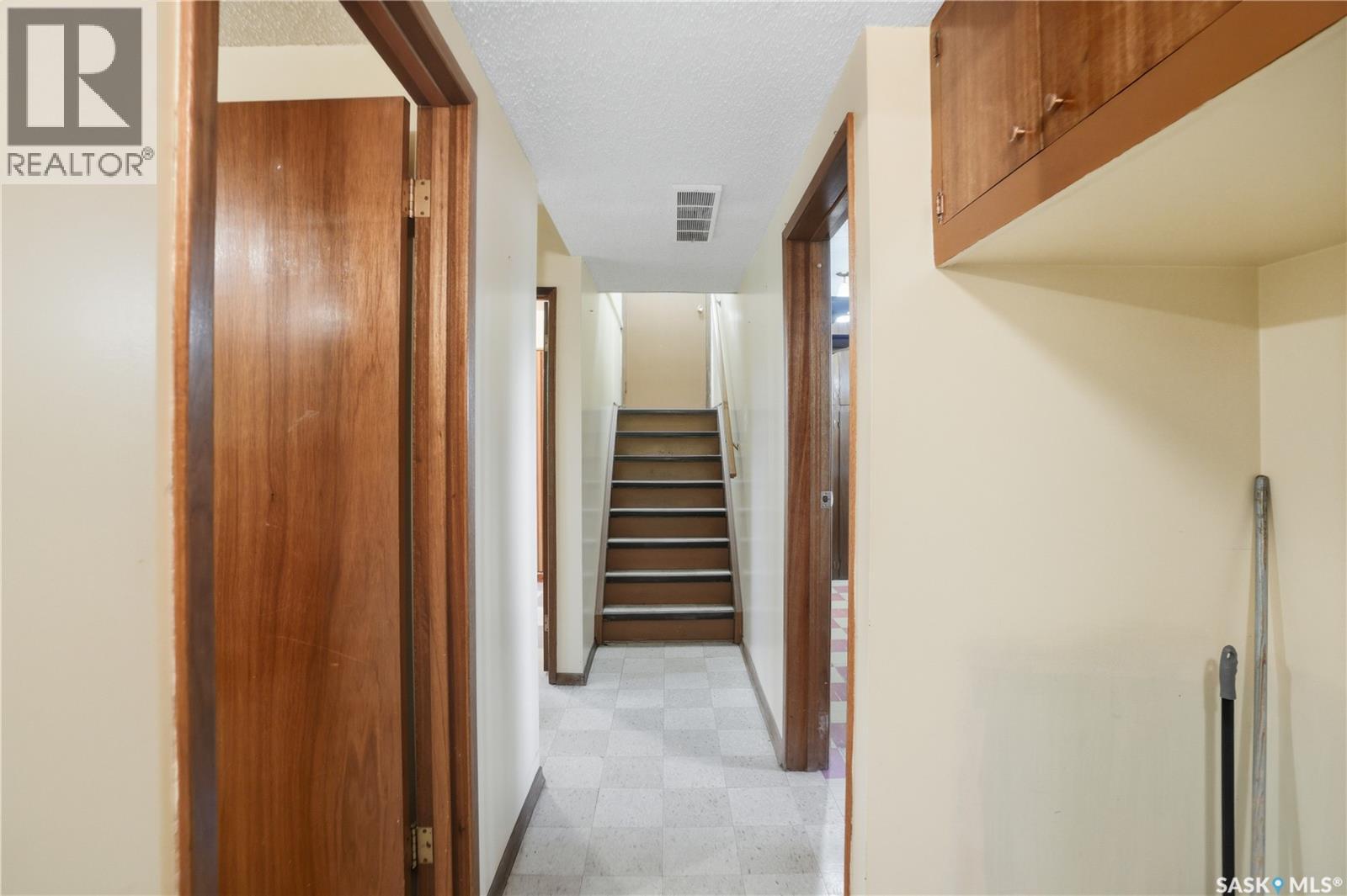 5 Hamilton Place, Saskatoon, Saskatchewan  S7L 3N3 - Photo 30 - SK020509