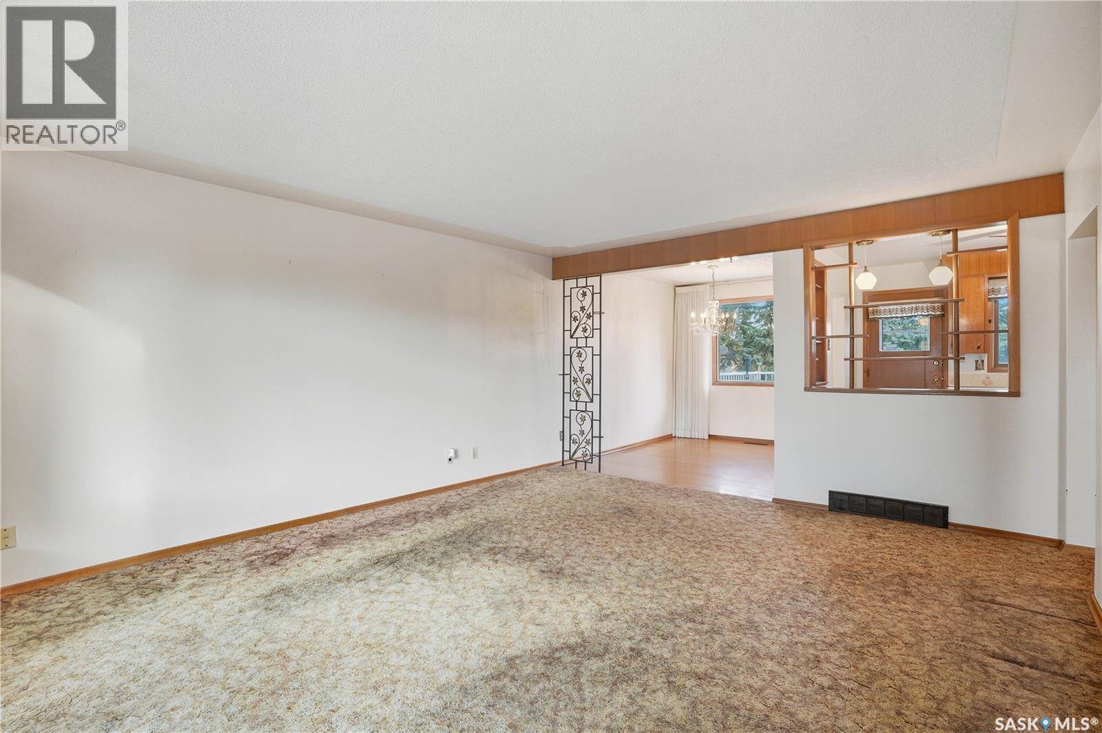 5 Hamilton Place, Saskatoon, Saskatchewan  S7L 3N3 - Photo 4 - SK020509