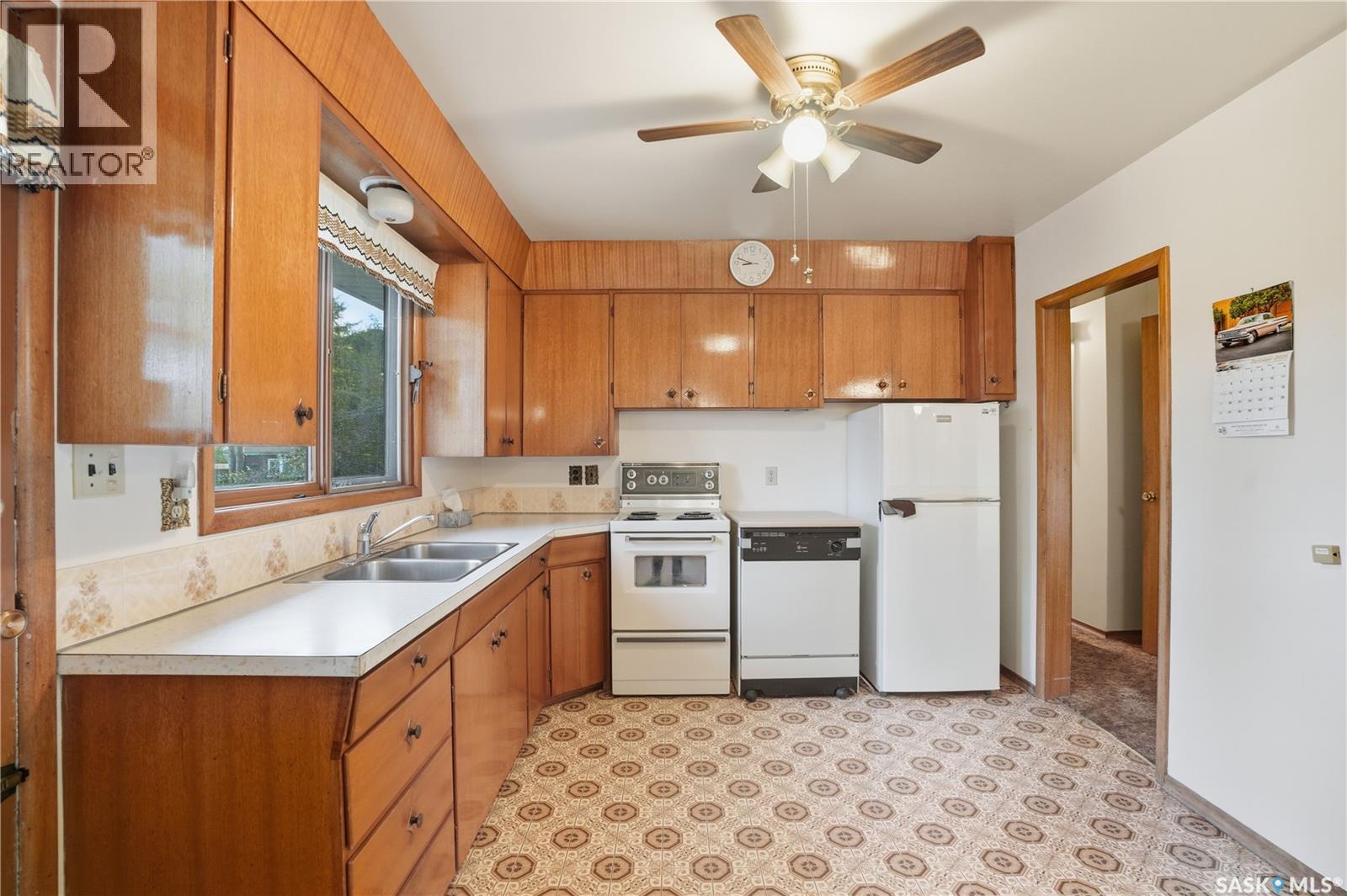 5 Hamilton Place, Saskatoon, Saskatchewan  S7L 3N3 - Photo 8 - SK020509