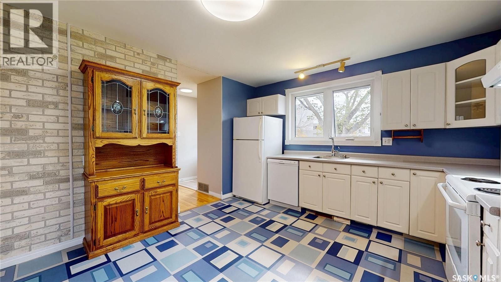 88 Cambridge Avenue, Regina, Saskatchewan  S4N 0L1 - Photo 10 - SK020492