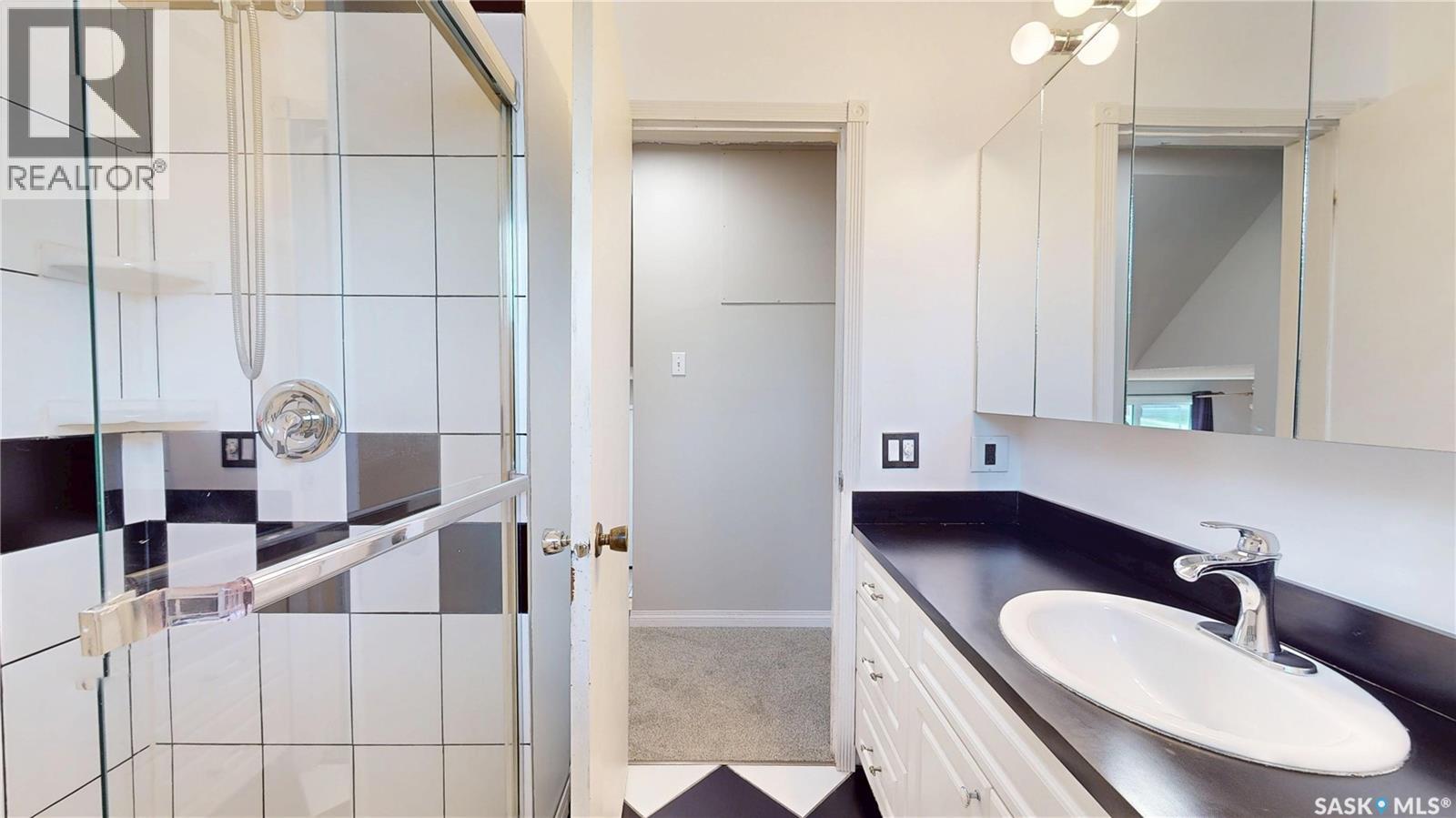 88 Cambridge Avenue, Regina, Saskatchewan  S4N 0L1 - Photo 17 - SK020492