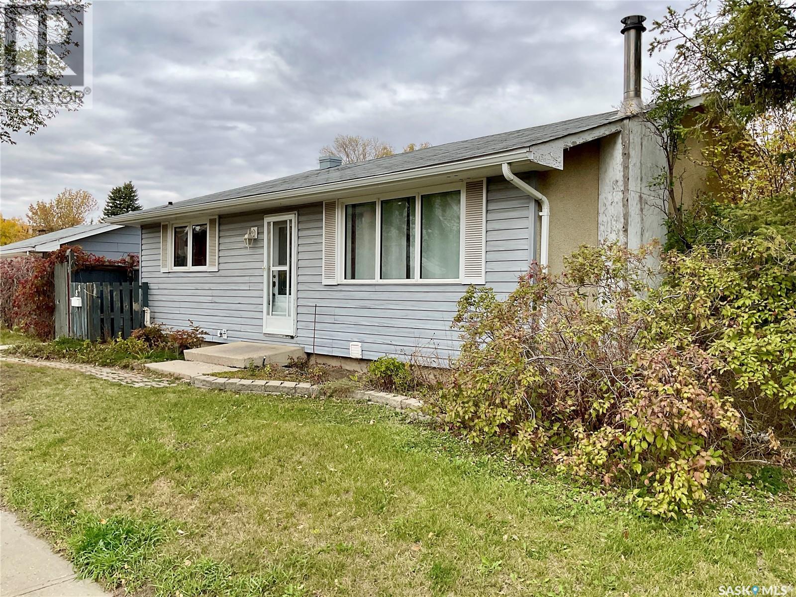 88 Cambridge Avenue, Regina, Saskatchewan  S4N 0L1 - Photo 2 - SK020492