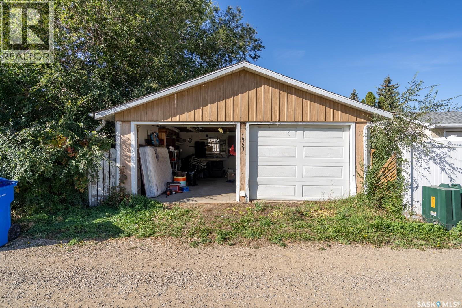1357 Grosvenor Street, Regina, Saskatchewan  S4N 1R2 - Photo 31 - SK020353