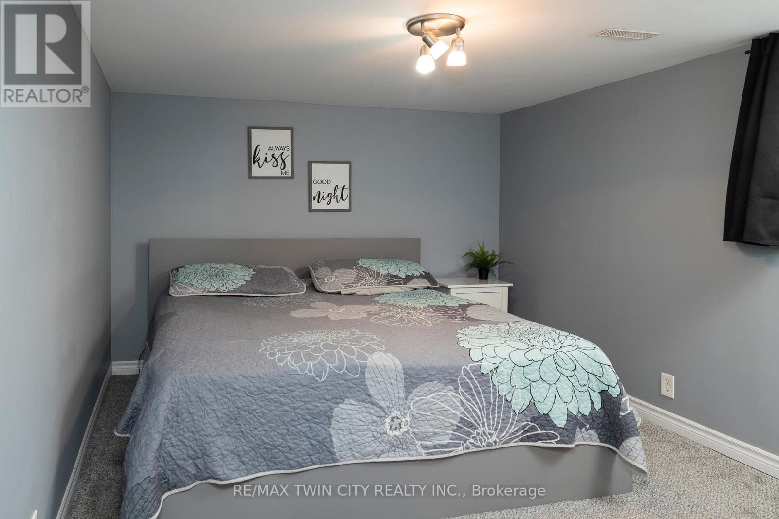 92 Sovereign Street W, Norfolk, Ontario  N0E 1Y0 - Photo 19 - X12454112