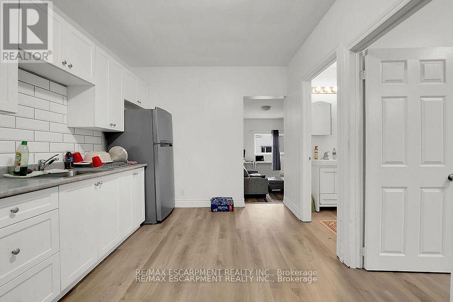 43 Centre Street, St. Catharines, Ontario  L2R 3A8 - Photo 20 - X12454138