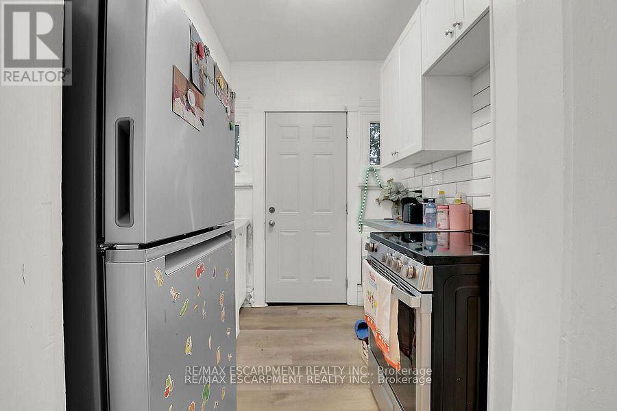 43 Centre Street, St. Catharines, Ontario  L2R 3A8 - Photo 24 - X12454138