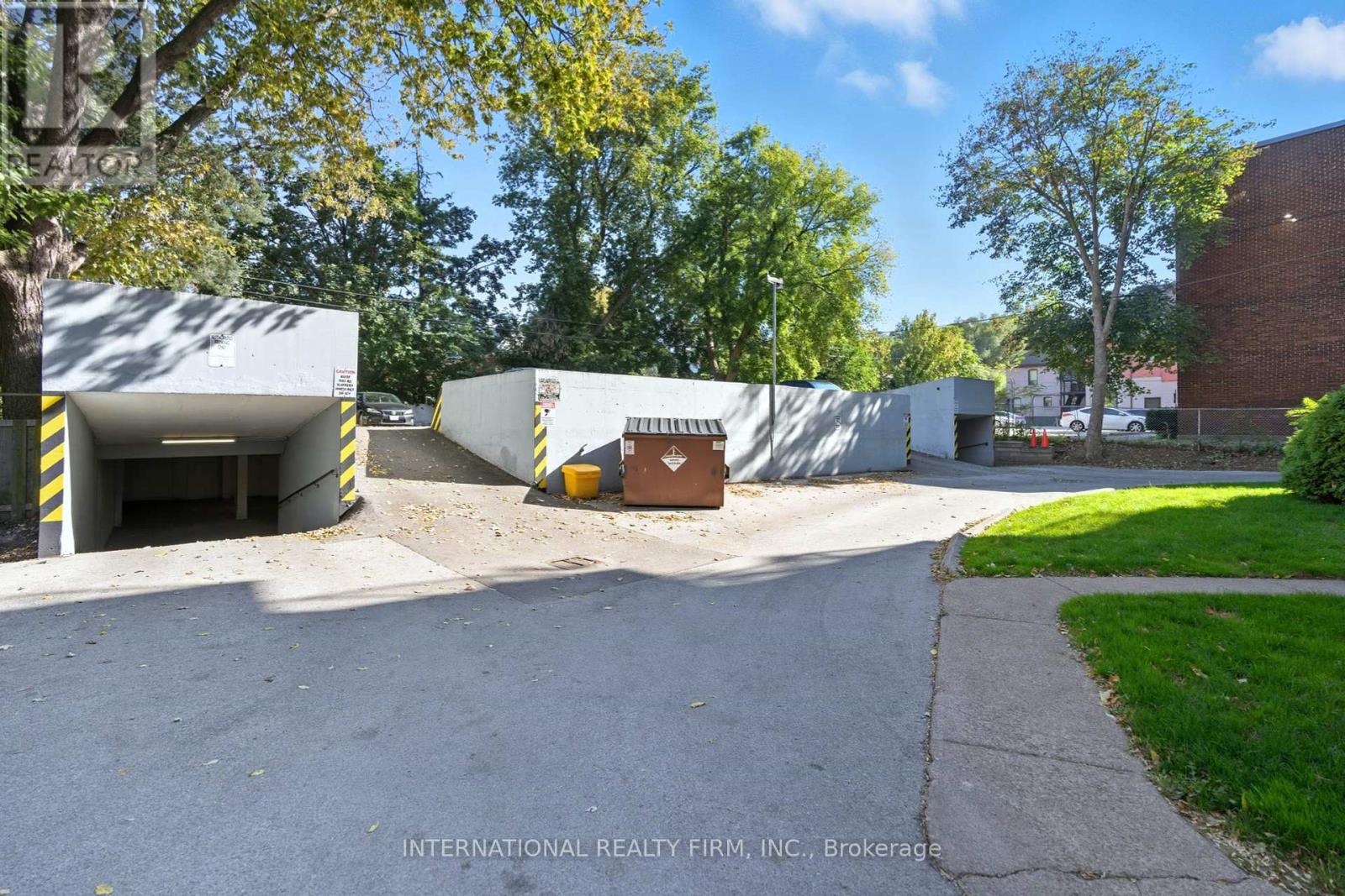 103 Emerald Street S, Hamilton, Ontario  L8N 2V4 - Photo 35 - X12454164