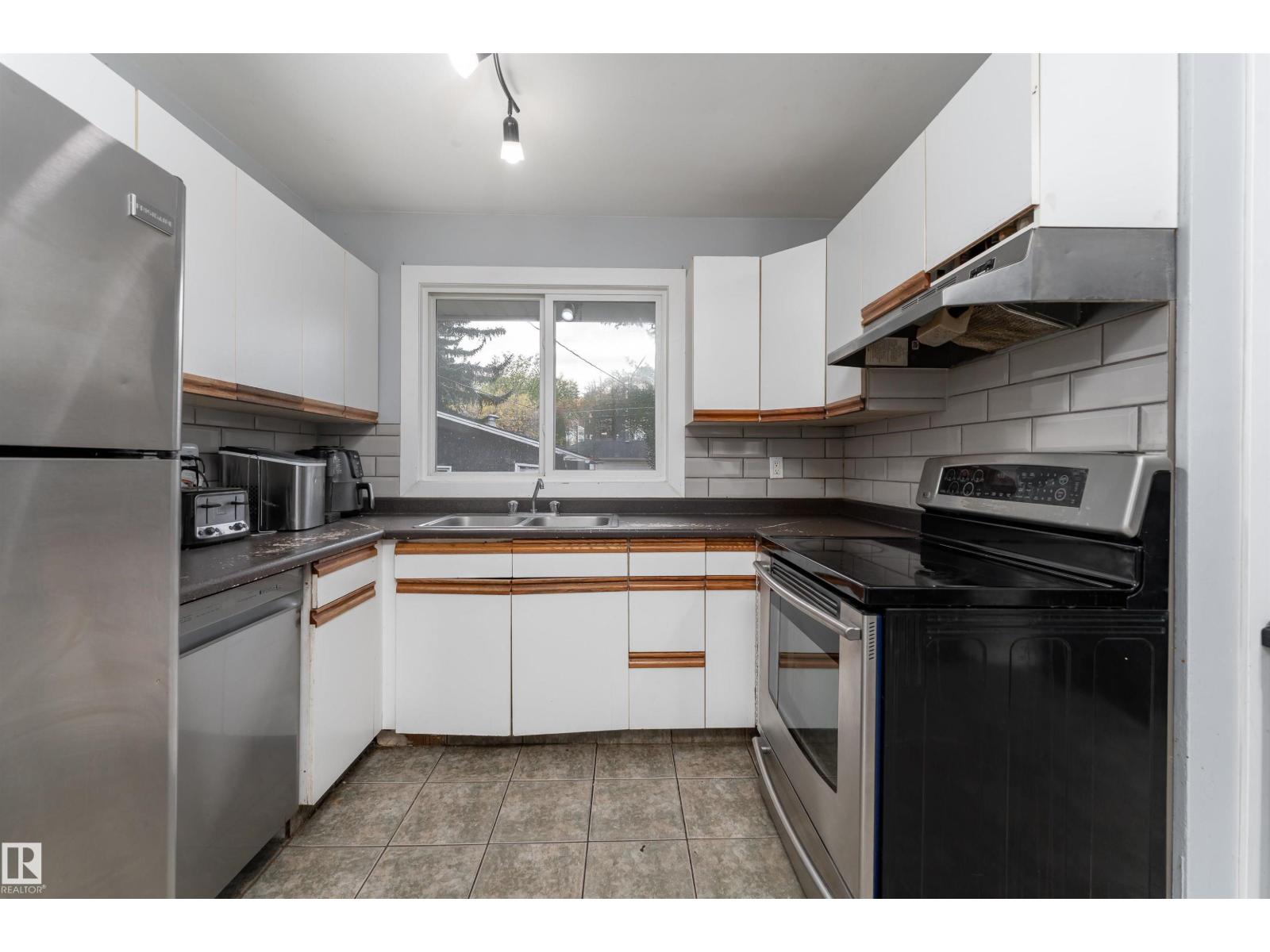12316 140 St Nw, Edmonton, Alberta  T5L 2C8 - Photo 3 - E4461457