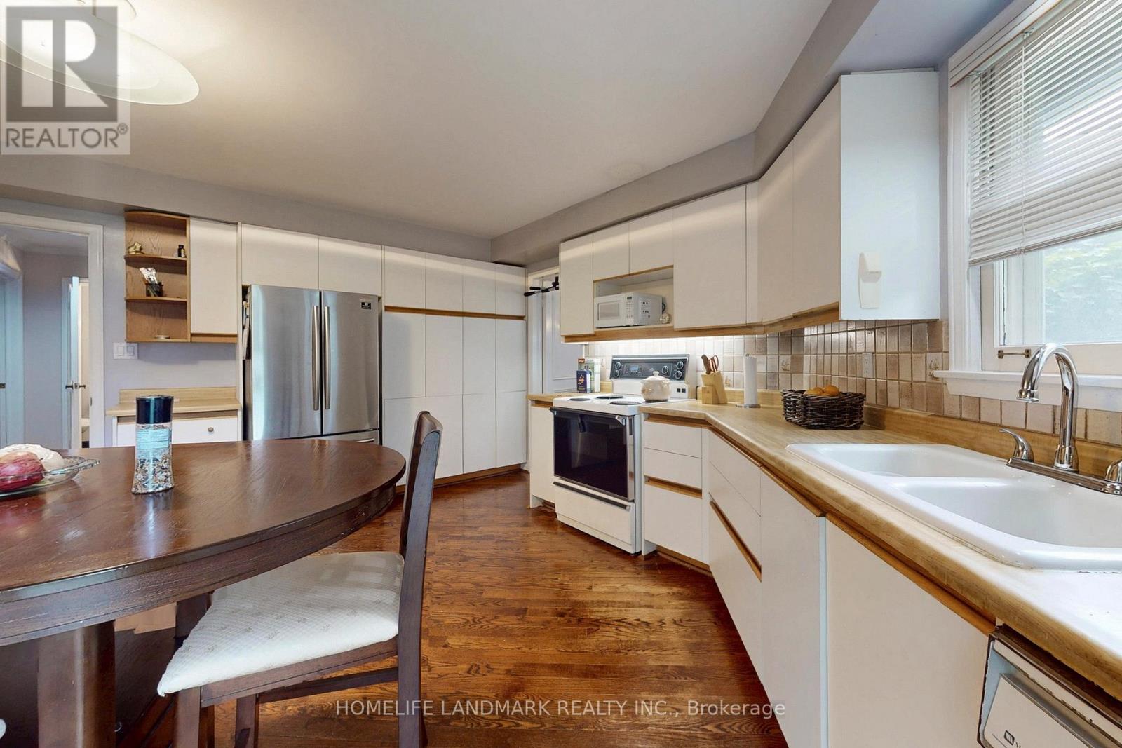 147 Mossgrove Trail, Toronto, Ontario  M2L 2W6 - Photo 17 - C12454211
