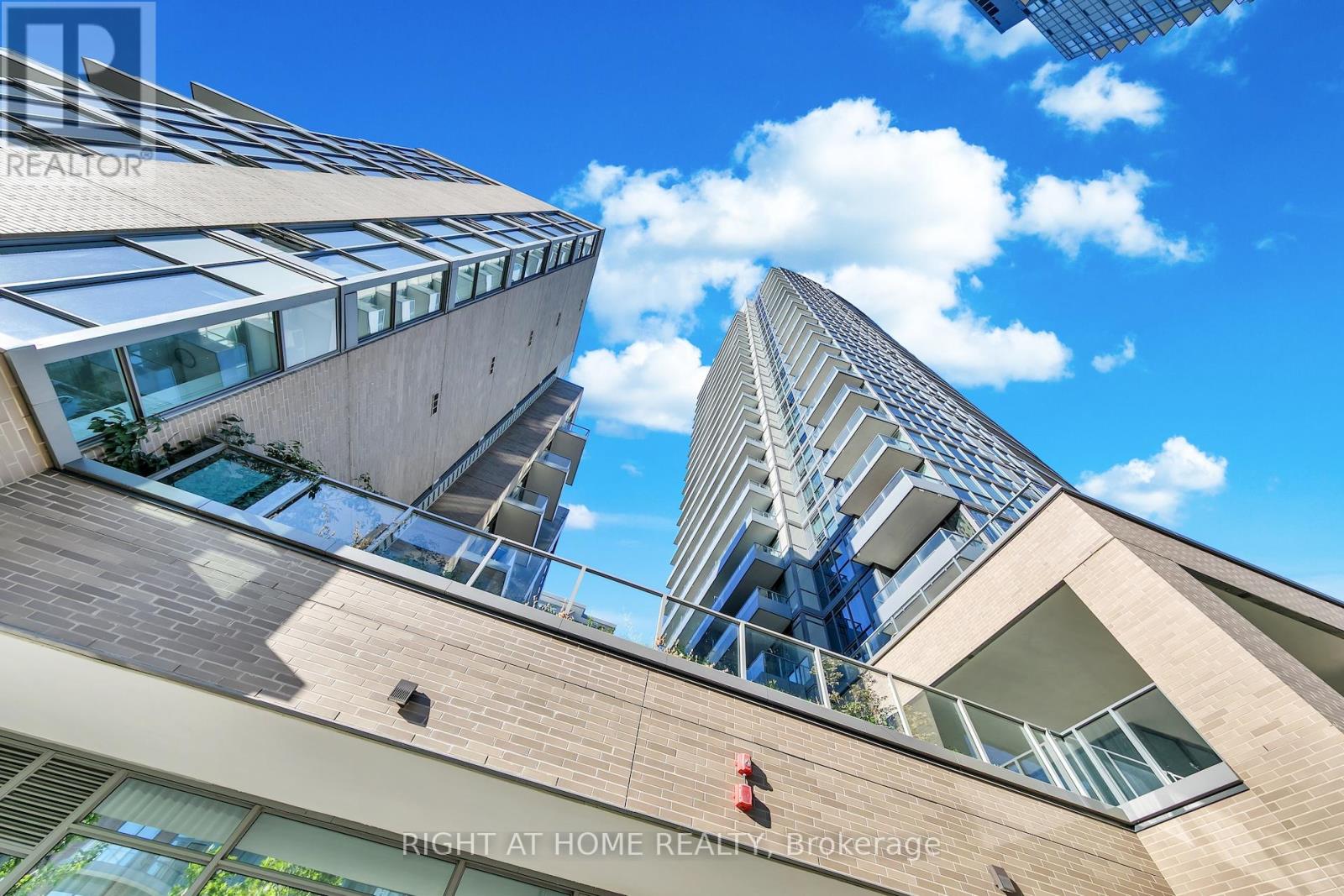 625 - 52 FOREST MANOR ROAD, Toronto, Ontario