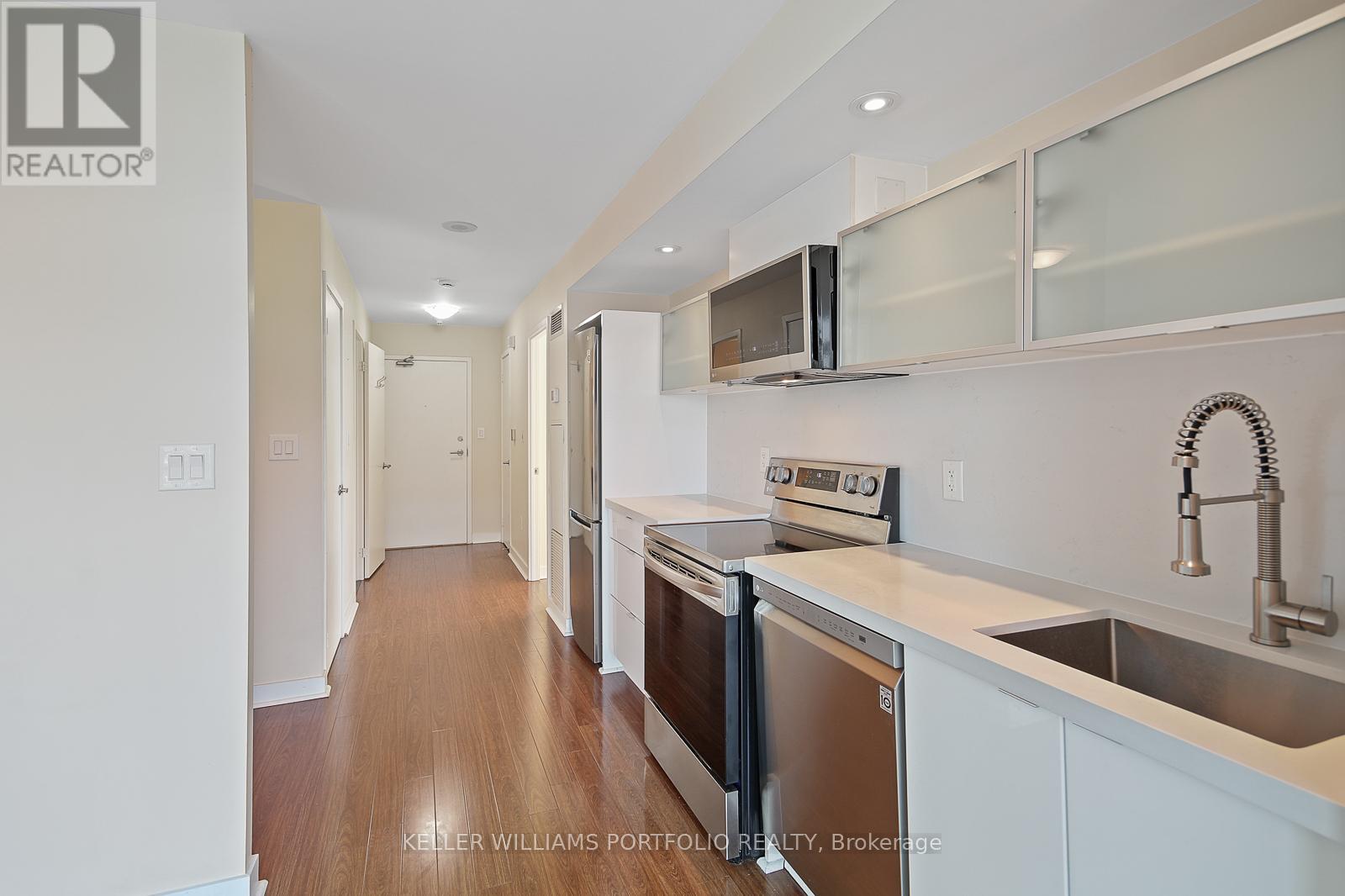 1918 - 4k Spadina Avenue, Toronto, Ontario  M5V 3Y9 - Photo 11 - C12454244