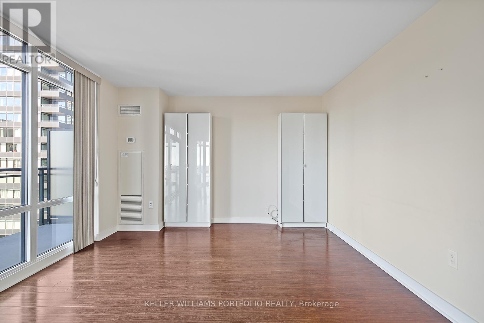 1918 - 4k Spadina Avenue, Toronto, Ontario  M5V 3Y9 - Photo 14 - C12454244