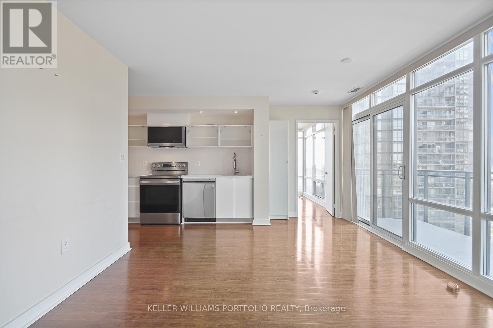 1918 - 4k Spadina Avenue, Toronto, Ontario  M5V 3Y9 - Photo 17 - C12454244