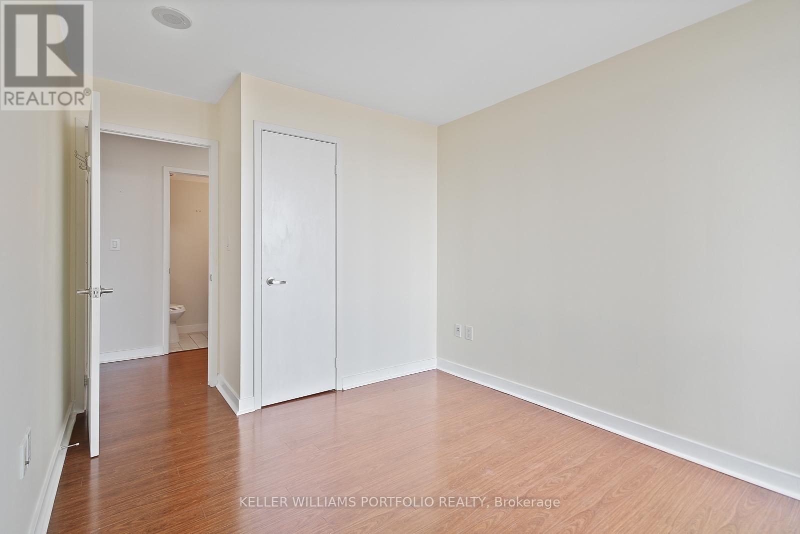 1918 - 4k Spadina Avenue, Toronto, Ontario  M5V 3Y9 - Photo 27 - C12454244