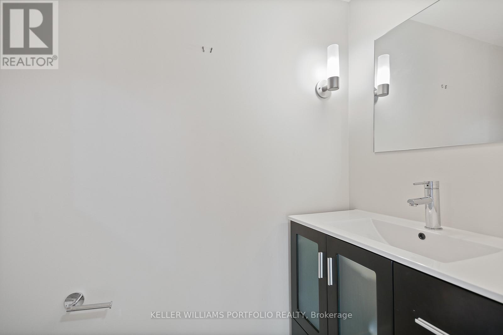 1918 - 4k Spadina Avenue, Toronto, Ontario  M5V 3Y9 - Photo 5 - C12454244