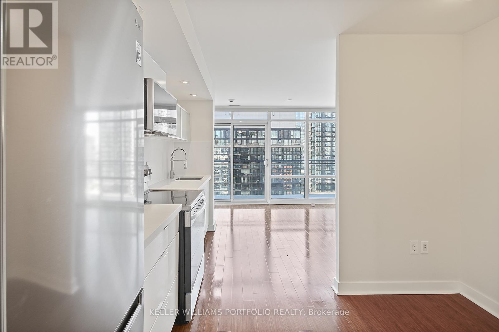 1918 - 4k Spadina Avenue, Toronto, Ontario  M5V 3Y9 - Photo 6 - C12454244