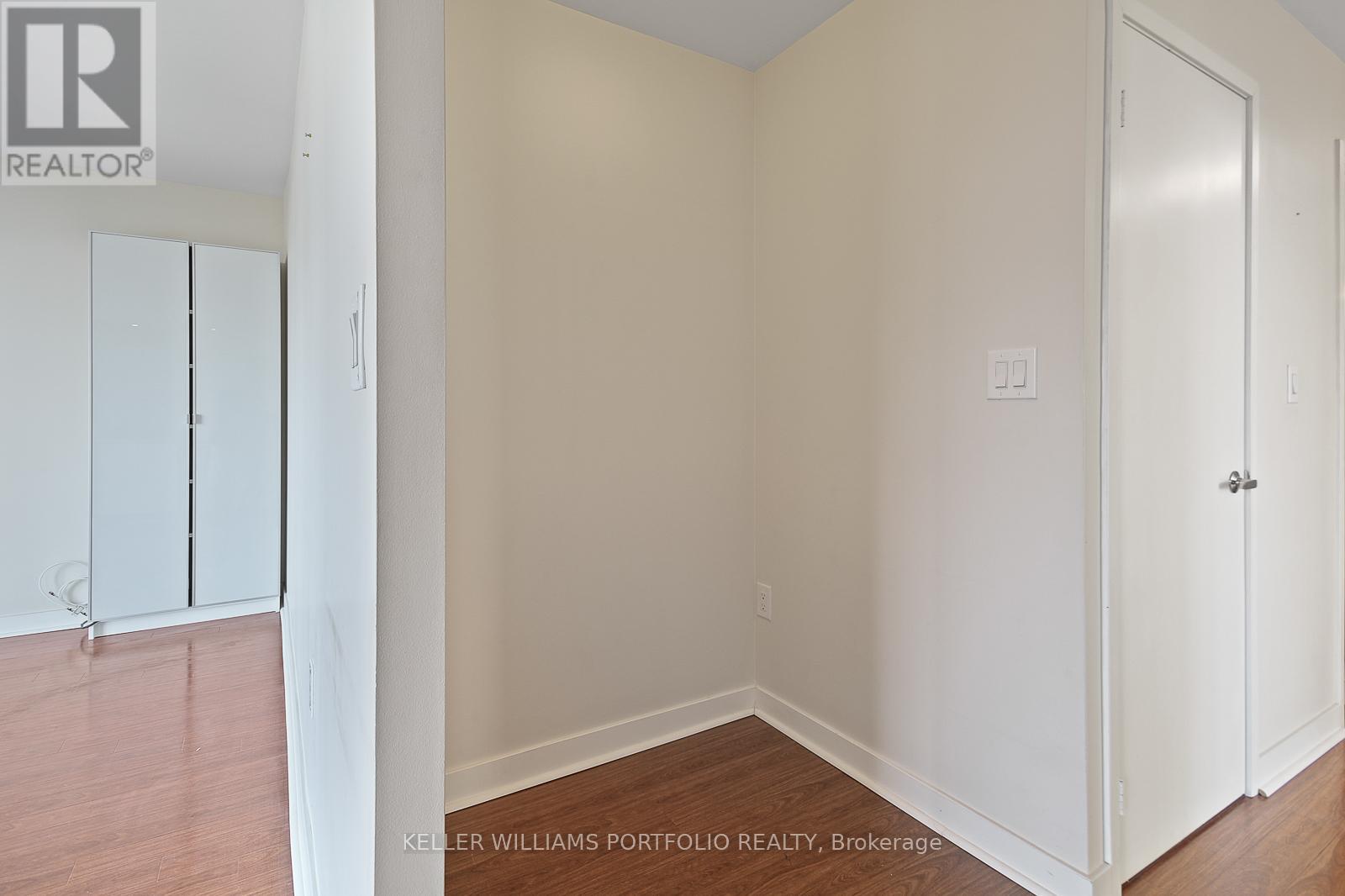 1918 - 4k Spadina Avenue, Toronto, Ontario  M5V 3Y9 - Photo 9 - C12454244
