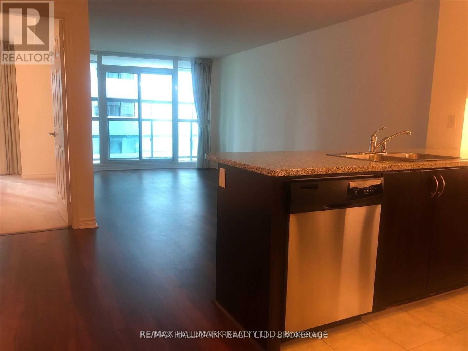 2008 - 19 Grand Trunk Crescent, Toronto, Ontario  M5J 3A3 - Photo 2 - C12454247