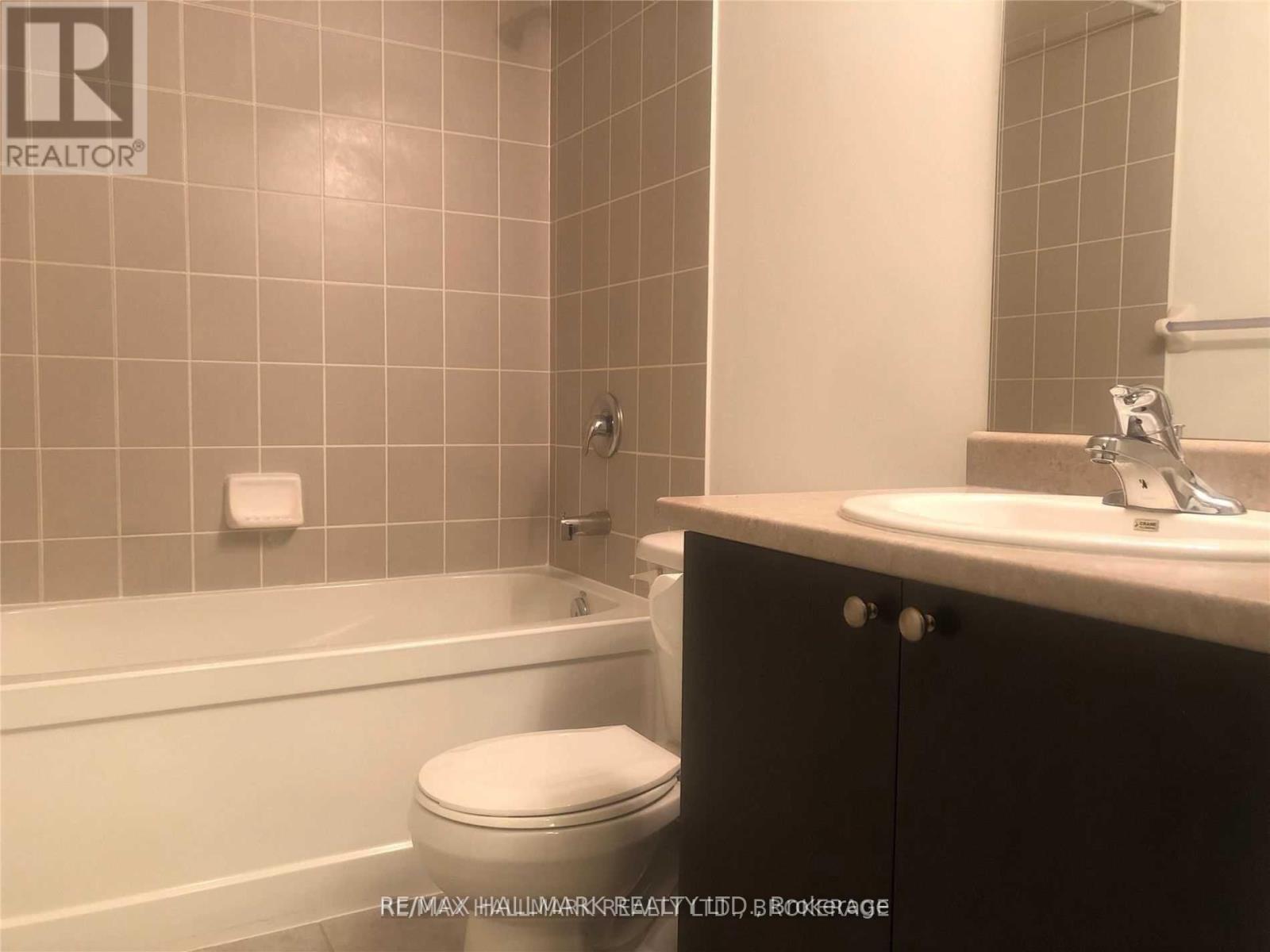 2008 - 19 Grand Trunk Crescent, Toronto, Ontario  M5J 3A3 - Photo 4 - C12454247