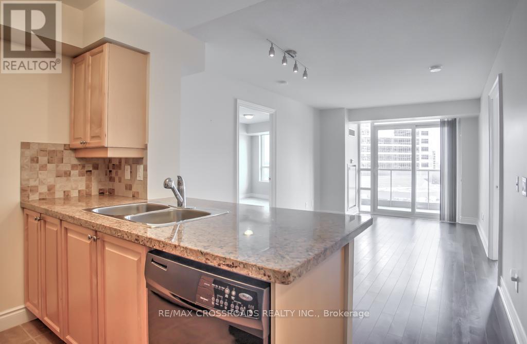 925 - 25 Greenview Avenue, Toronto, Ontario  M2M 1R2 - Photo 3 - C12454259