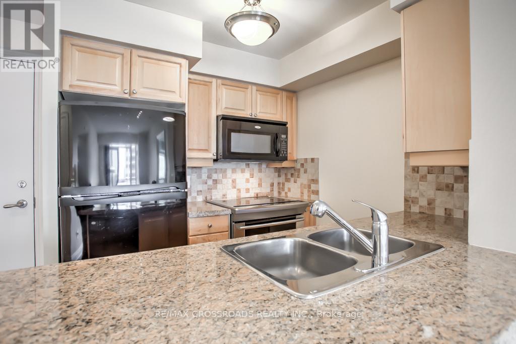 925 - 25 Greenview Avenue, Toronto, Ontario  M2M 1R2 - Photo 6 - C12454259