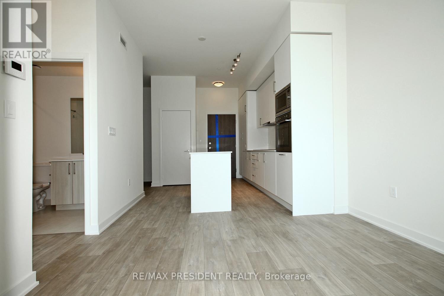 404w - 27 Bathrust Street, Toronto, Ontario  M5V 0R1 - Photo 3 - C12454299