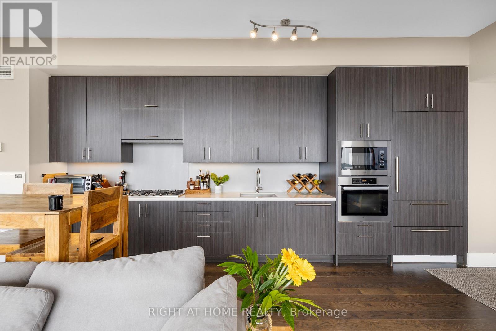 413 - 29 Queens Quay, Toronto, Ontario  M5E 0A4 - Photo 8 - C12454326