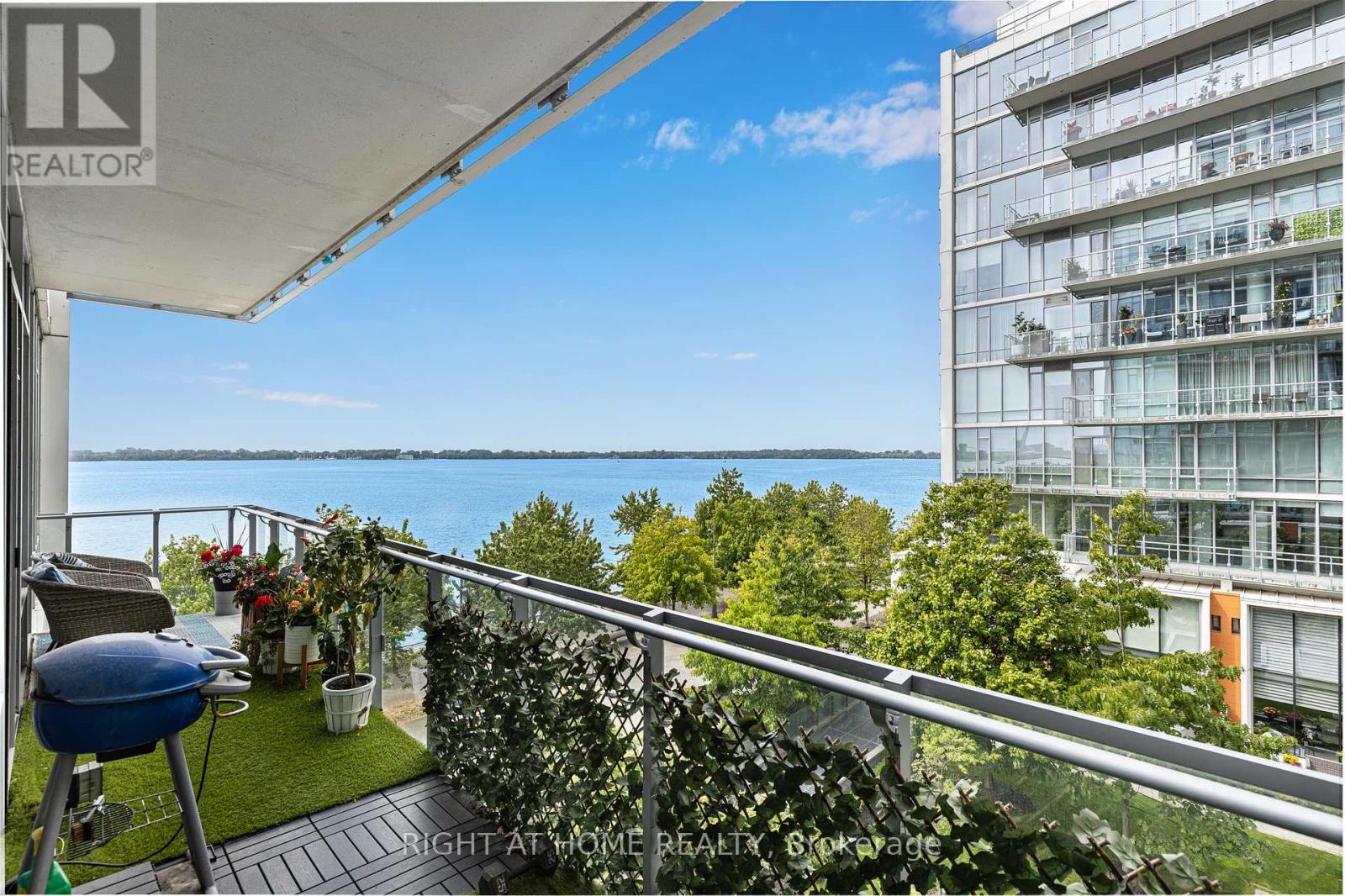 413 - 29 Queens Quay, Toronto, Ontario  M5E 0A4 - Photo 9 - C12454326