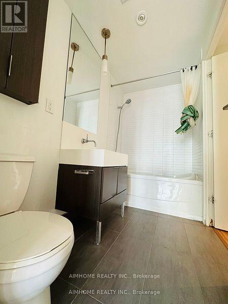 4303 - 110 Charles Street E, Toronto, Ontario  M4Y 1T5 - Photo 16 - C12454334