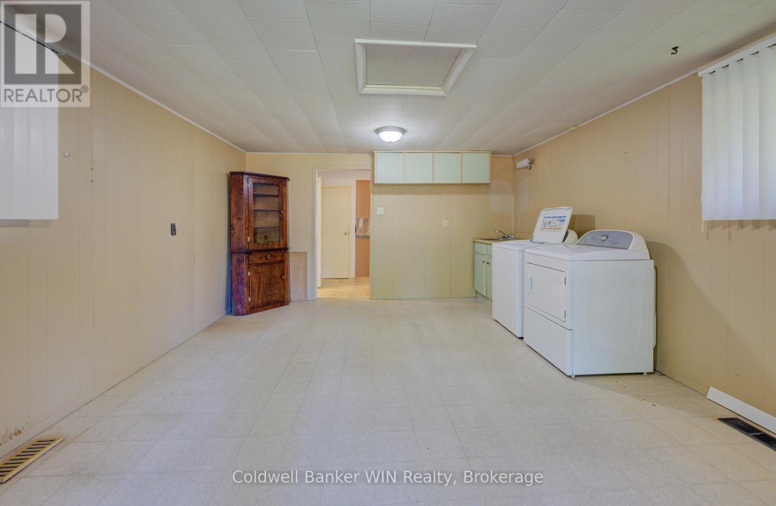 481 Birmingham Street W, Wellington North, Ontario  N0G 2L1 - Photo 20 - X12453527