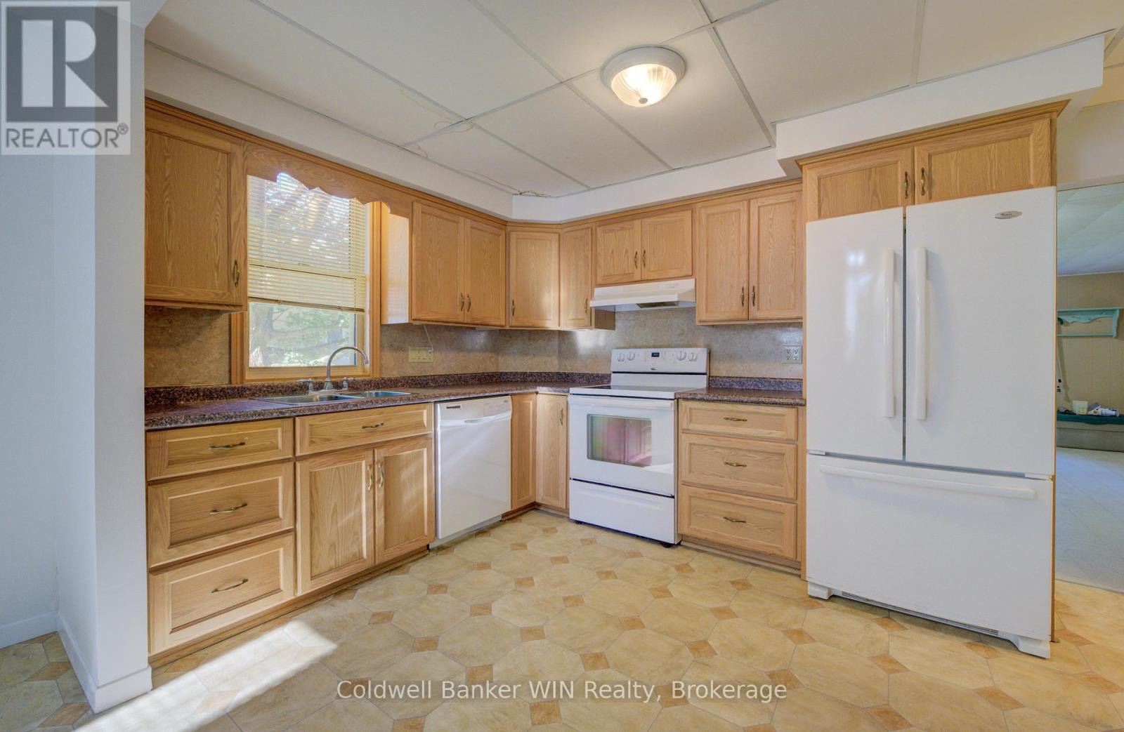 481 Birmingham Street W, Wellington North, Ontario  N0G 2L1 - Photo 14 - X12453527