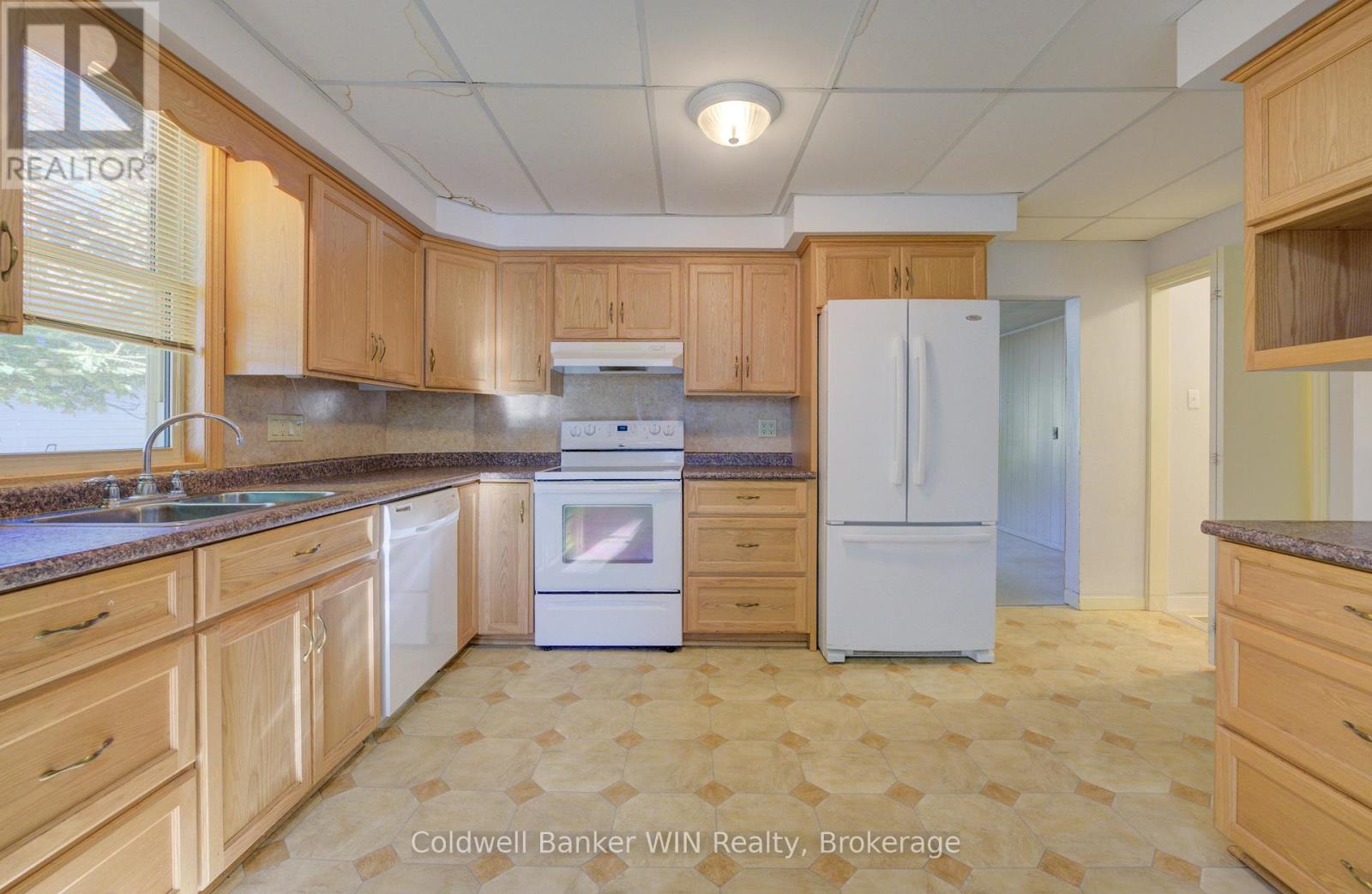 481 Birmingham Street W, Wellington North, Ontario  N0G 2L1 - Photo 13 - X12453527