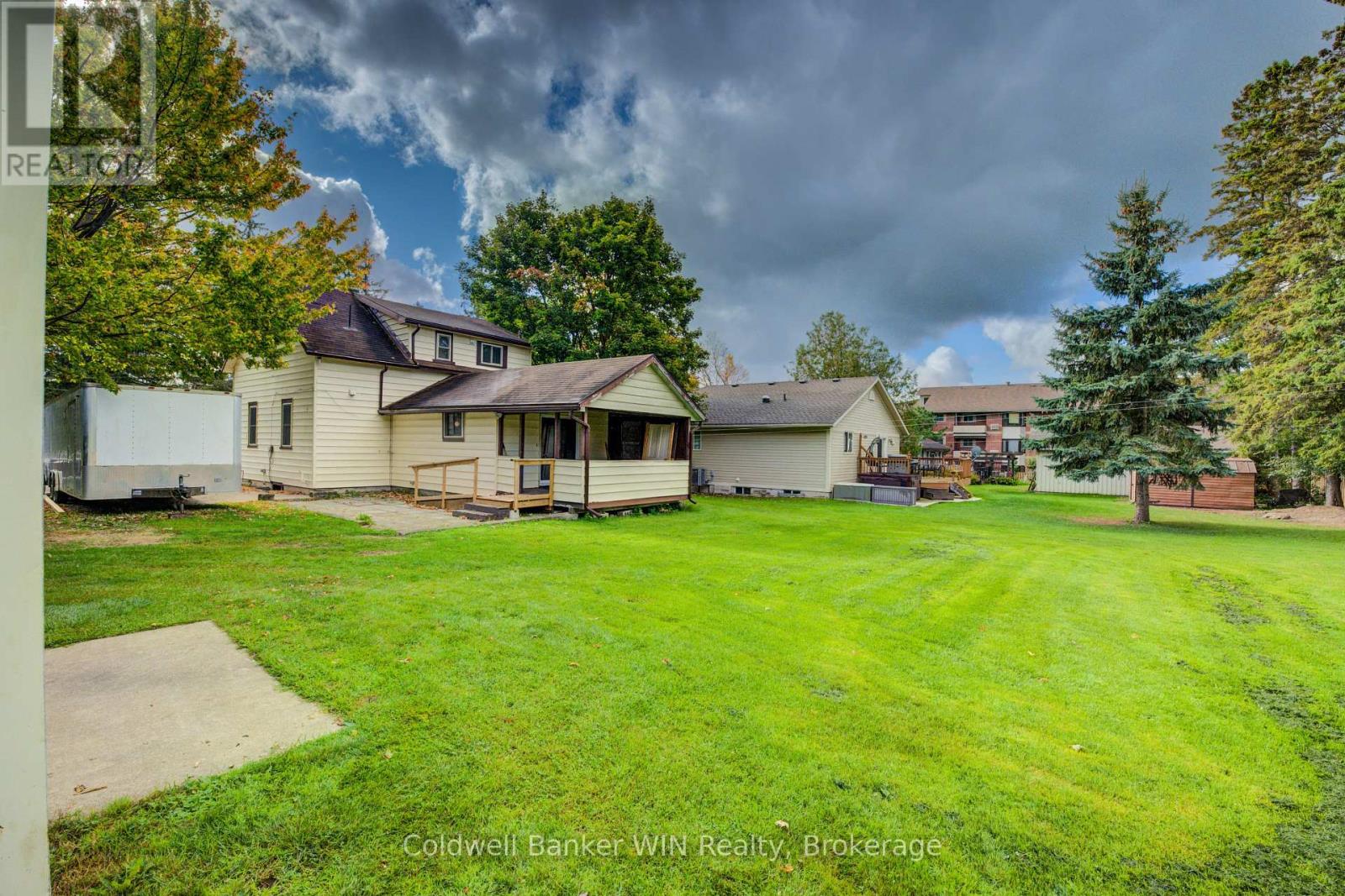 481 Birmingham Street W, Wellington North, Ontario  N0G 2L1 - Photo 32 - X12453527
